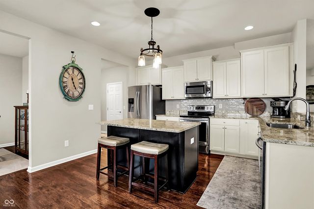 6658 Park Grove Boulevard, Whitestown, IN 46075