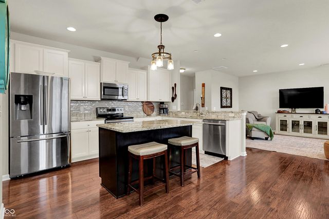 6658 Park Grove Boulevard, Whitestown, IN 46075