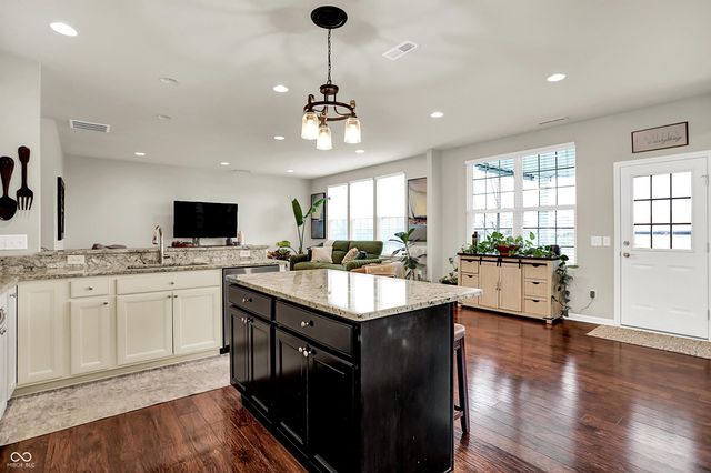 6658 Park Grove Boulevard, Whitestown, IN 46075