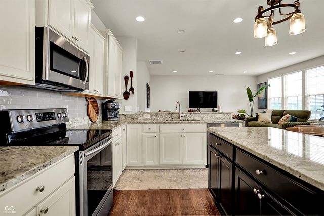 6658 Park Grove Boulevard, Whitestown, IN 46075