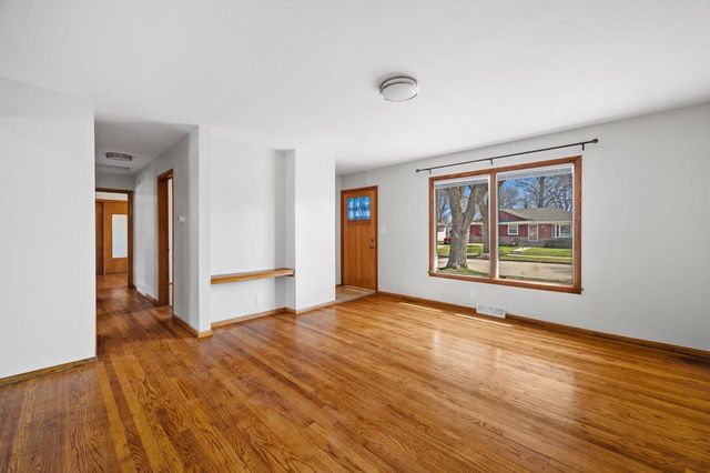 6531 N LANDERS STREET, Milwaukee, WI 53223