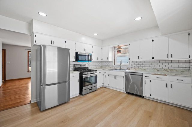 6531 N LANDERS STREET, Milwaukee, WI 53223
