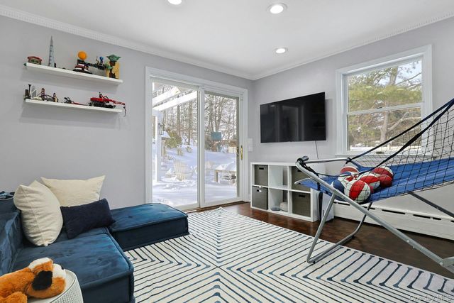 8 Old Roaring Brook Road, Mount Kisco, NY 10549