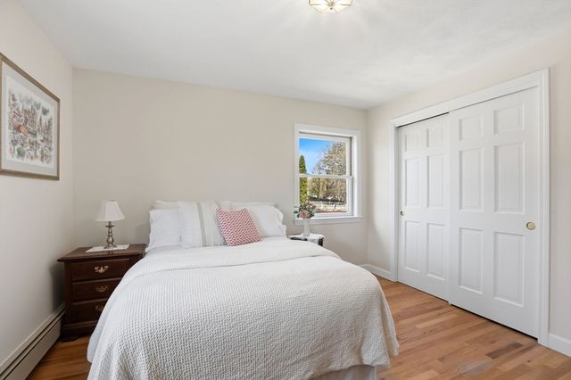 6 Gavin Cir, Stoneham, MA 02180