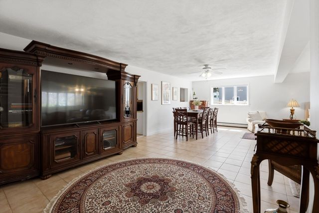 6 Gavin Cir, Stoneham, MA 02180