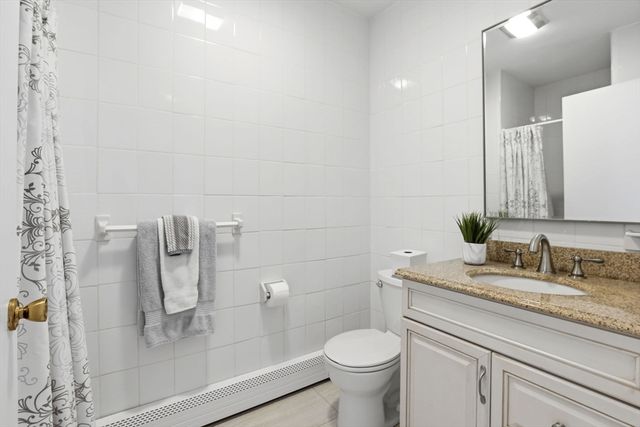 6 Gavin Cir, Stoneham, MA 02180