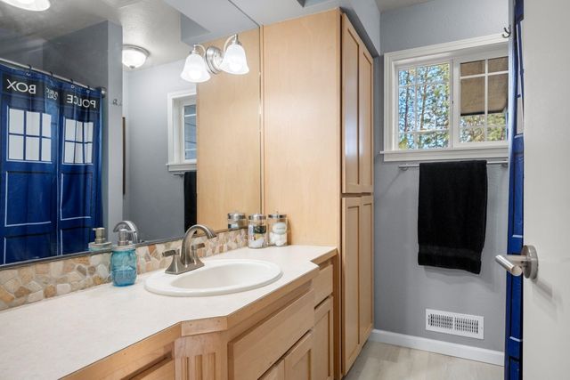 1415 W Borden Rd, Spokane, WA 99224