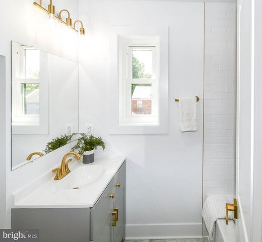 4916 SARGENT RD NE, Washington, DC 20017