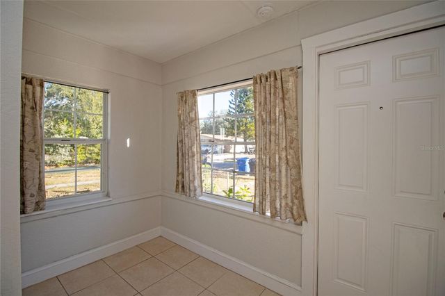 2425 AUBURN STREET S, St Petersburg, FL 33712