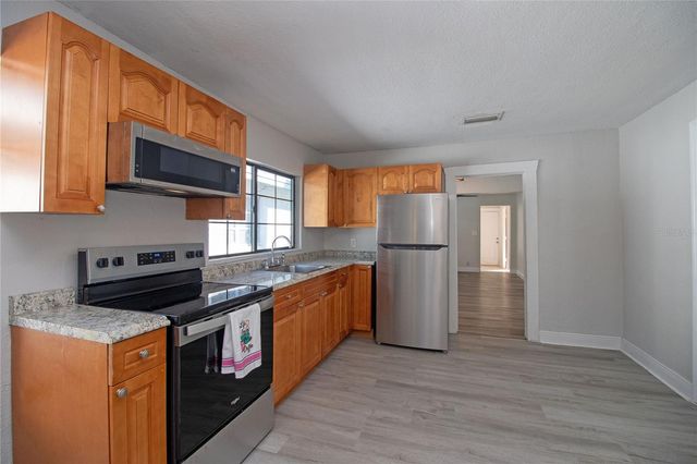 2425 AUBURN STREET S, St Petersburg, FL 33712