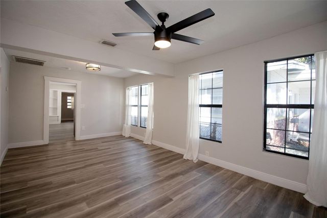 2425 AUBURN STREET S, St Petersburg, FL 33712