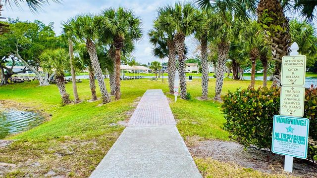 164 Kent J, West Palm Beach, FL 33417