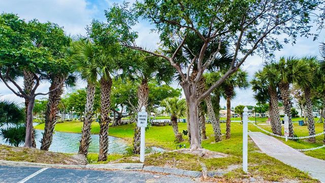 164 Kent J, West Palm Beach, FL 33417