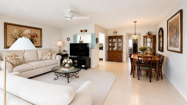 164 Kent J, West Palm Beach, FL 33417