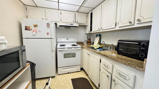 164 Kent J, West Palm Beach, FL 33417