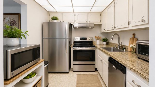 164 Kent J, West Palm Beach, FL 33417