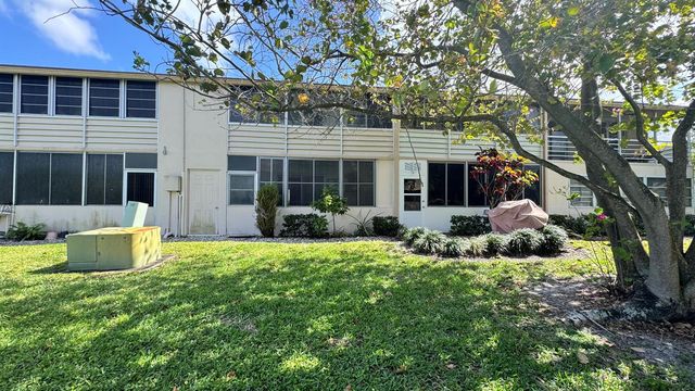 164 Kent J, West Palm Beach, FL 33417