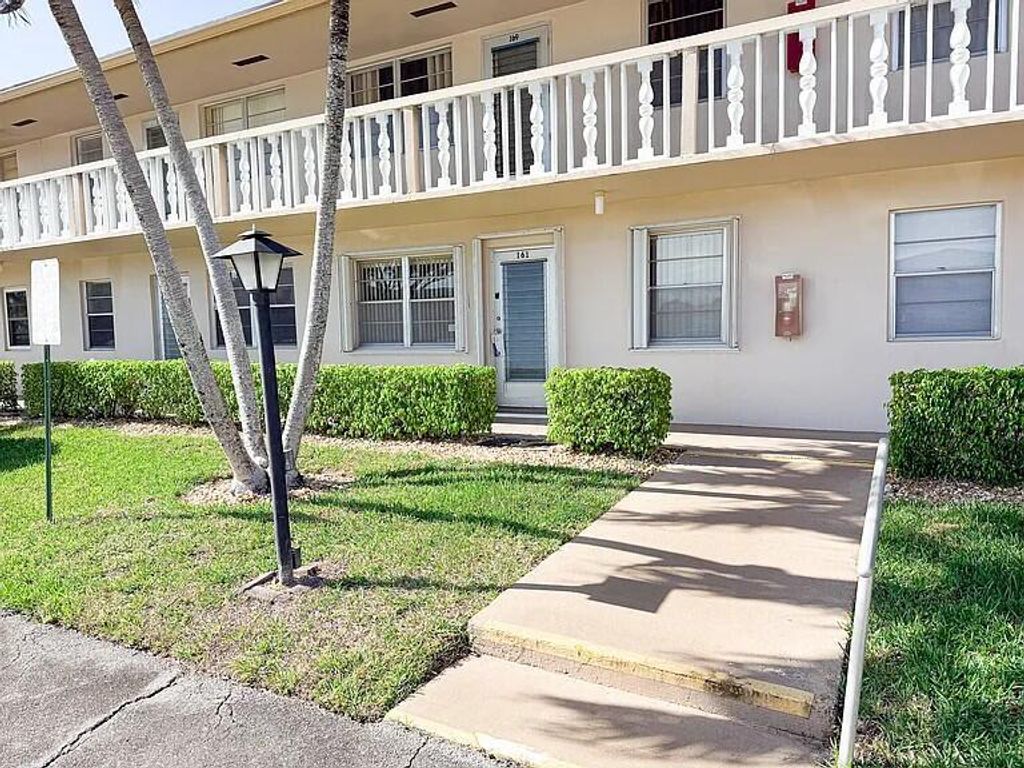 164 Kent J, West Palm Beach, FL 33417