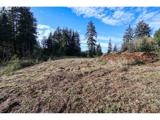 1400 Bartleson, Coos Bay, OR 97420