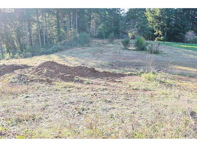 1400 Bartleson, Coos Bay, OR 97420