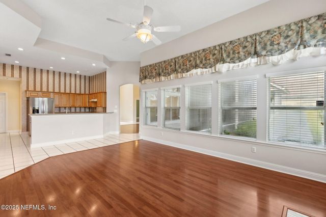 8245 PERSIMMON HILL Lane, Jacksonville, FL 32256