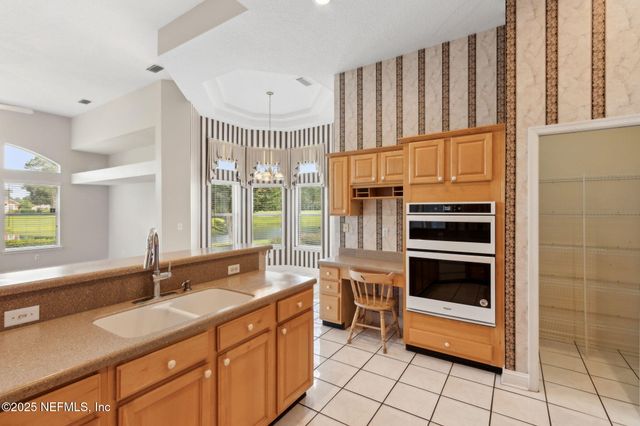 8245 PERSIMMON HILL Lane, Jacksonville, FL 32256