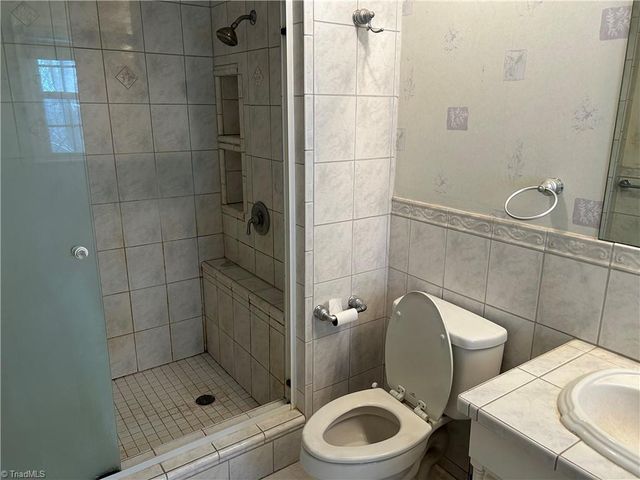 5218 Bear Creek Road, Winston-salem, NC 27106