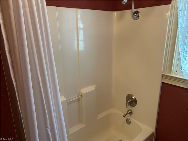 5218 Bear Creek Road, Winston-salem, NC 27106