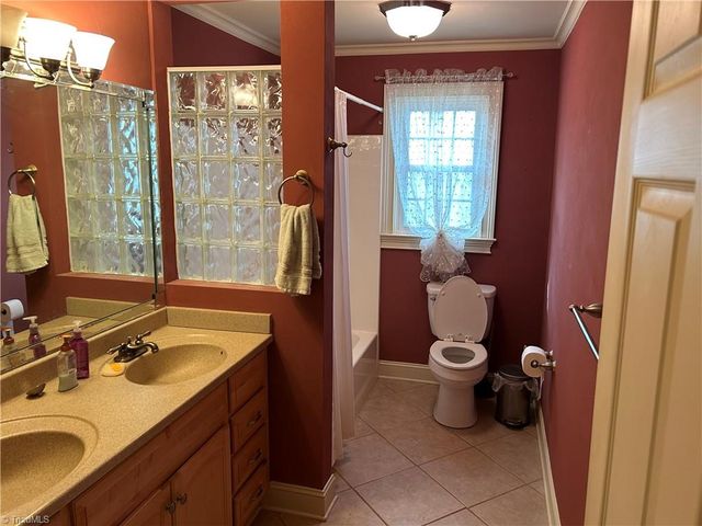 5218 Bear Creek Road, Winston-salem, NC 27106