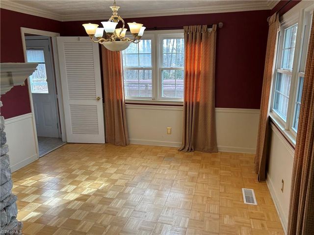 5218 Bear Creek Road, Winston-salem, NC 27106