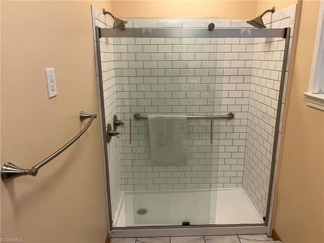 5218 Bear Creek Road, Winston-salem, NC 27106