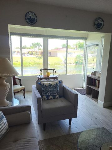 136 Lake Dora Drive 136, West Palm Beach, FL 33411