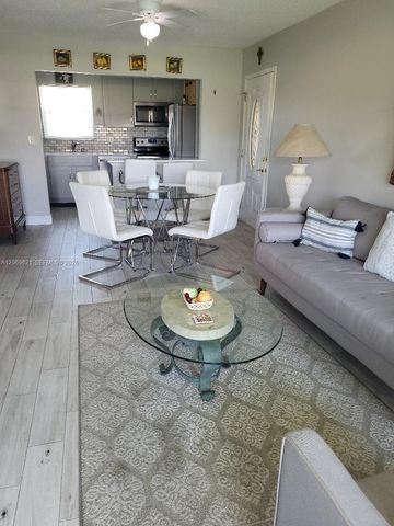 136 Lake Dora Drive 136, West Palm Beach, FL 33411