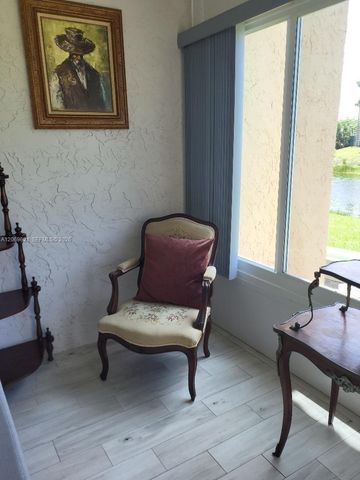 136 Lake Dora Drive 136, West Palm Beach, FL 33411
