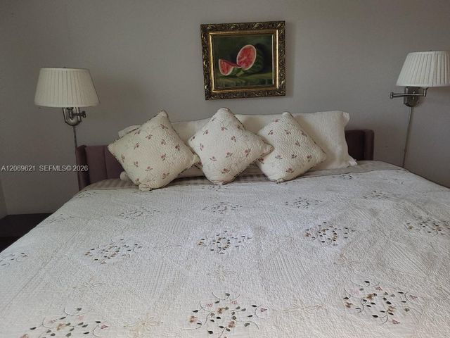 136 Lake Dora Drive 136, West Palm Beach, FL 33411
