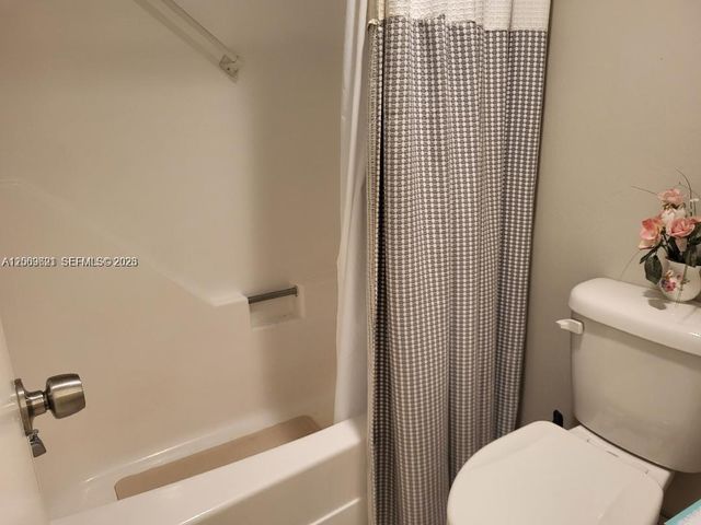 136 Lake Dora Drive 136, West Palm Beach, FL 33411