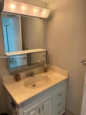 136 Lake Dora Drive 136, West Palm Beach, FL 33411