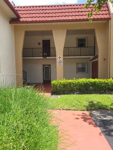 136 Lake Dora Drive 136, West Palm Beach, FL 33411