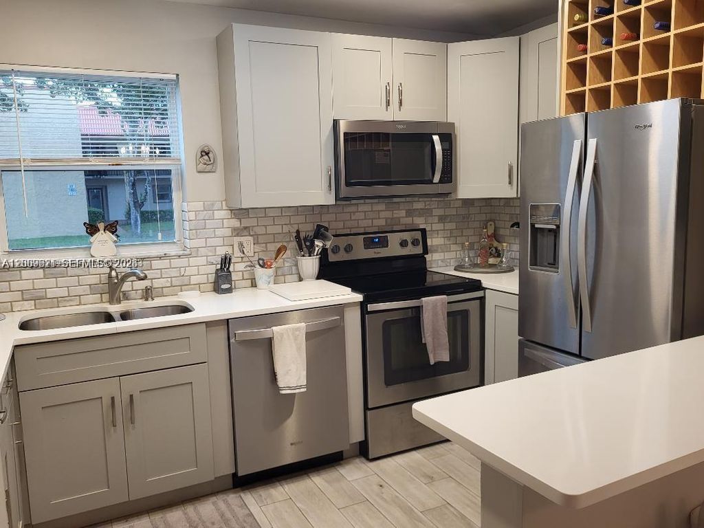 136 Lake Dora Drive 136, West Palm Beach, FL 33411