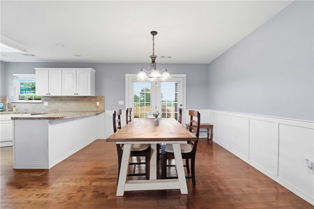 203 NW Freestone, Bentonville, AR 72712