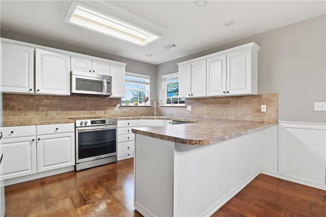 203 NW Freestone, Bentonville, AR 72712