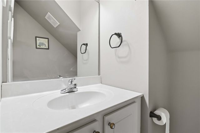 203 NW Freestone, Bentonville, AR 72712