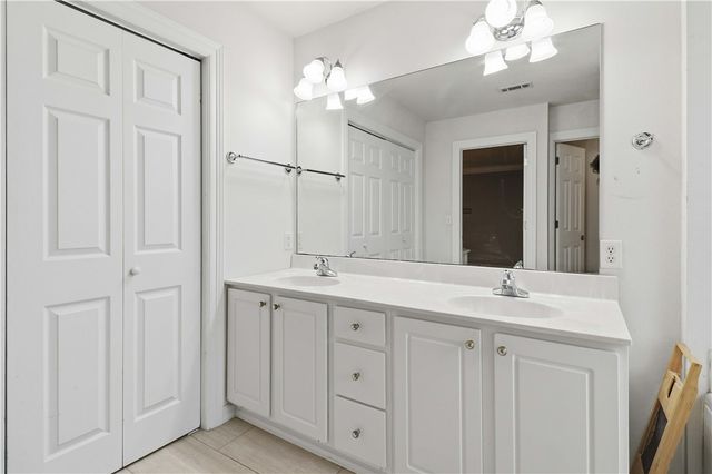 203 NW Freestone, Bentonville, AR 72712