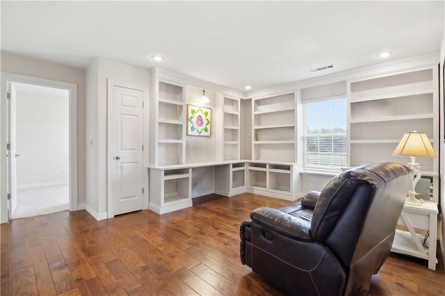 203 NW Freestone, Bentonville, AR 72712