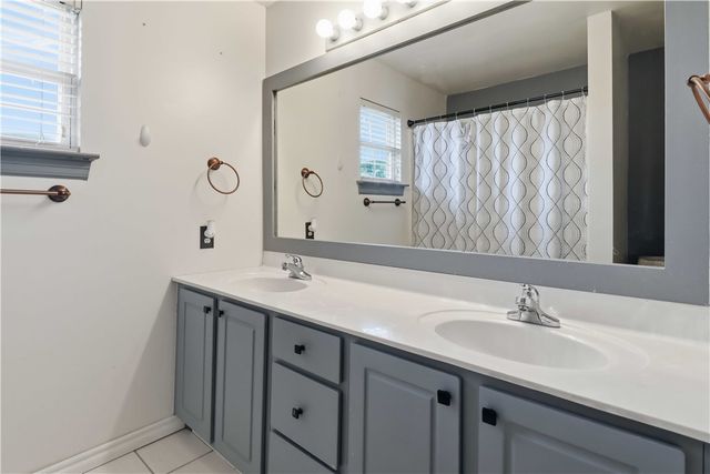 203 NW Freestone, Bentonville, AR 72712