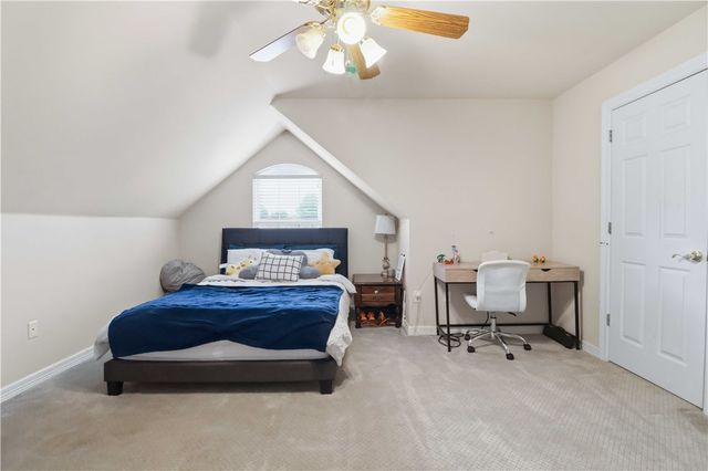 203 NW Freestone, Bentonville, AR 72712