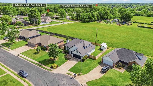 203 NW Freestone, Bentonville, AR 72712
