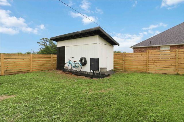203 NW Freestone, Bentonville, AR 72712
