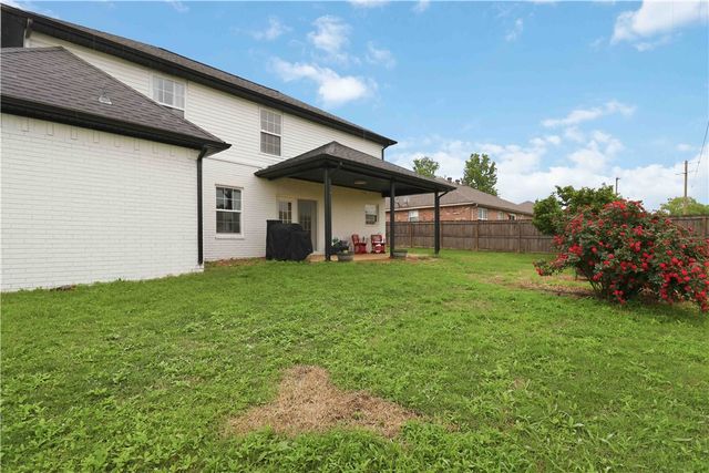 203 NW Freestone, Bentonville, AR 72712