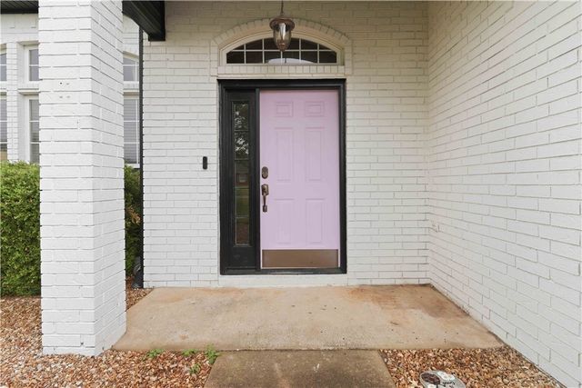 203 NW Freestone, Bentonville, AR 72712
